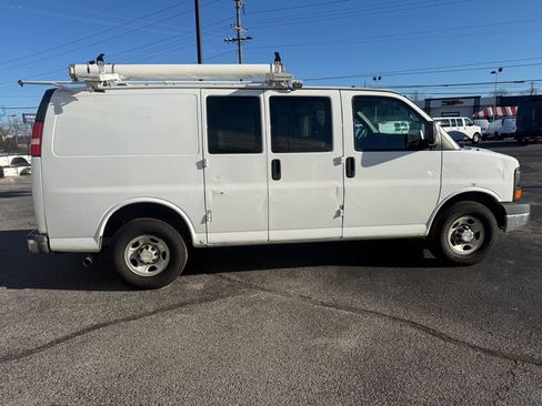 Used 2014 Chevrolet Express 2500 image 6