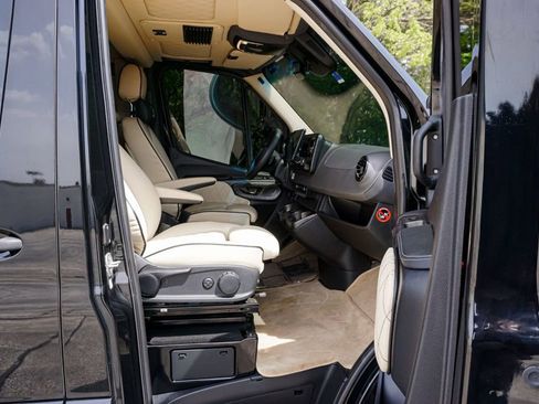 Used 2021 Mercedes-Benz Sprinter 3500 image 46