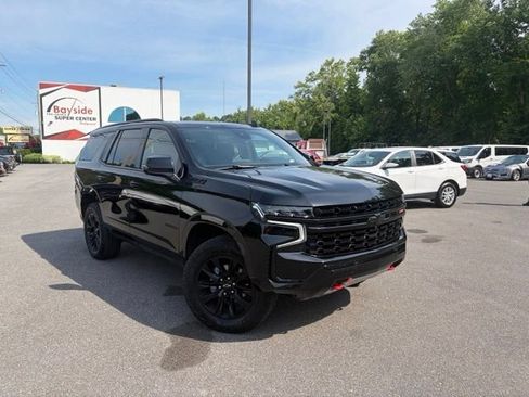 Used 2023 Chevrolet Tahoe Z71 w/ Luxury Package AWD/4WD image 2