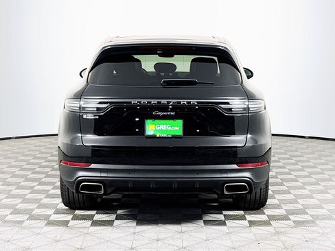 Used 2023 Porsche Cayenne AWD/4WD image 7