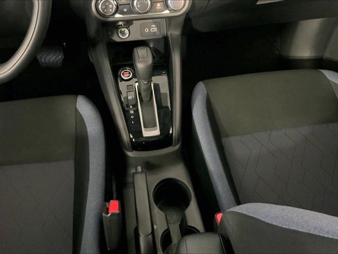 Used 2025 Nissan Versa SV FWD image 18