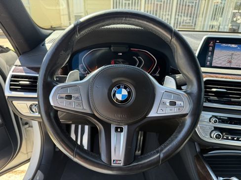 Used 2022 BMW 740i xDrive w/ M Sport Package image 12