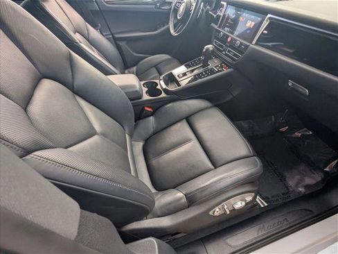 Used 2023 Porsche Macan image 22