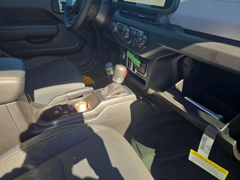 New 2025 Jeep Gladiator Sport image 25