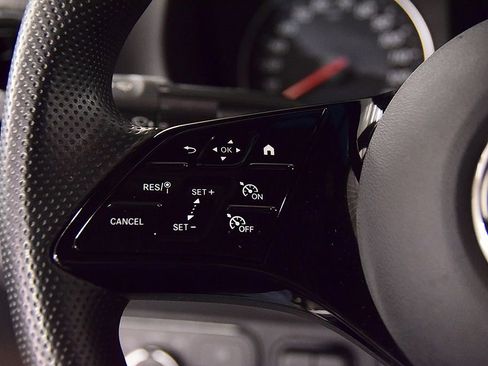 Used 2025 Mercedes-Benz Sprinter 2500 image 18