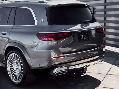 Used 2026 Mercedes-Benz Maybach GLS 600 4MATIC image 10