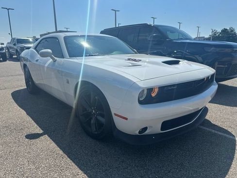 Used 2019 Dodge Challenger R/T Scat Pack w/ Scat Pack Stripe RWD image 3