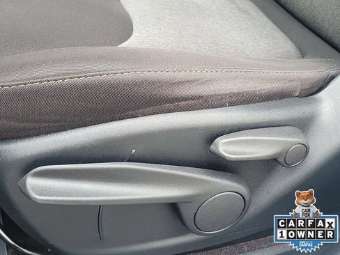 Used 2018 Jeep Cherokee Latitude FWD image 18