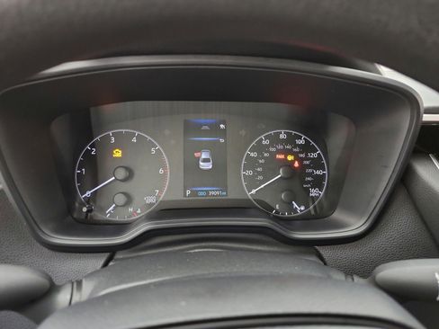 Used 2024 Toyota Corolla LE FWD image 11