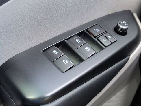 Used 2019 Toyota Highlander Limited Platinum FWD image 26