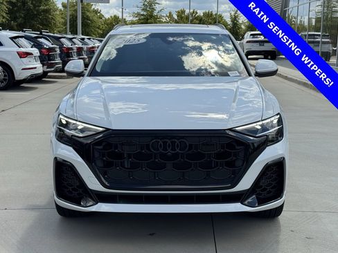 Used 2025 Audi Q8 Premium Plus image 12