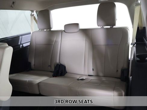 Used 2024 Ford Expedition Max XLT image 9