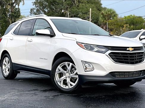 Used 2018 Chevrolet Equinox LT FWD image 2