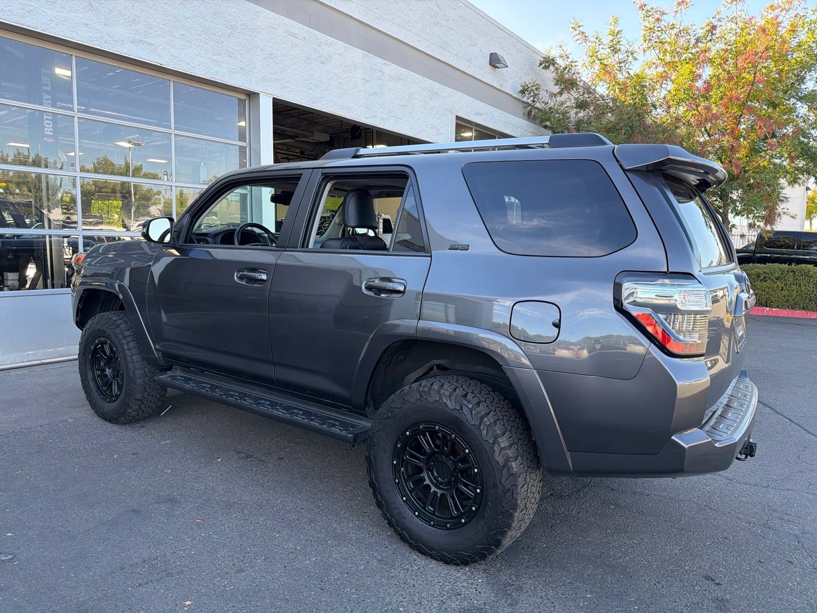Used 2020 Toyota 4Runner SR5 Premium w/ Moonroof Package AWD/4WD image 3