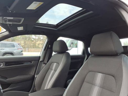 Used 2025 Honda Civic Sport image 9