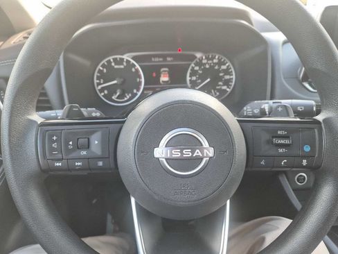 Used 2023 Nissan Rogue SV AWD/4WD image 9