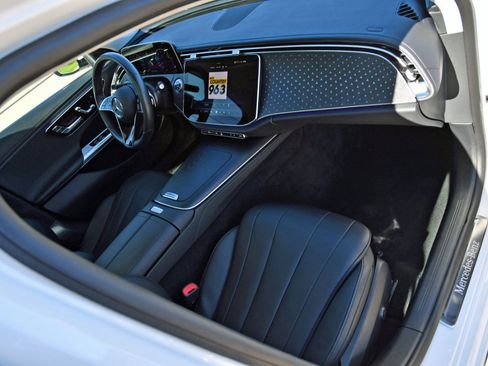 Used 2025 Mercedes-Benz E 350 Sedan image 43