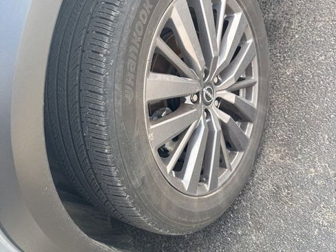 Used 2023 Nissan Pathfinder SL w/ SL Premium Package image 4