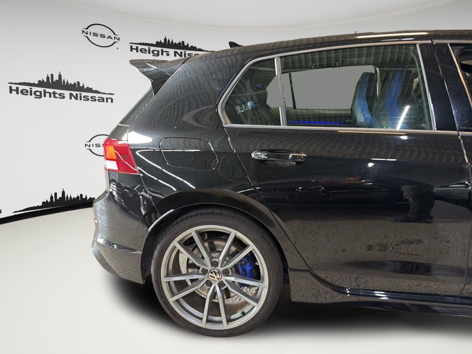 Used 2024 Volkswagen Golf R AWD/4WD image 39