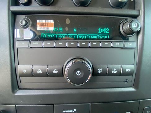 Used 2025 Chevrolet Express 2500 Extended w/ Communications Package image 28