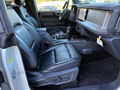 Used 2025 Ford Bronco Outer Banks image 17