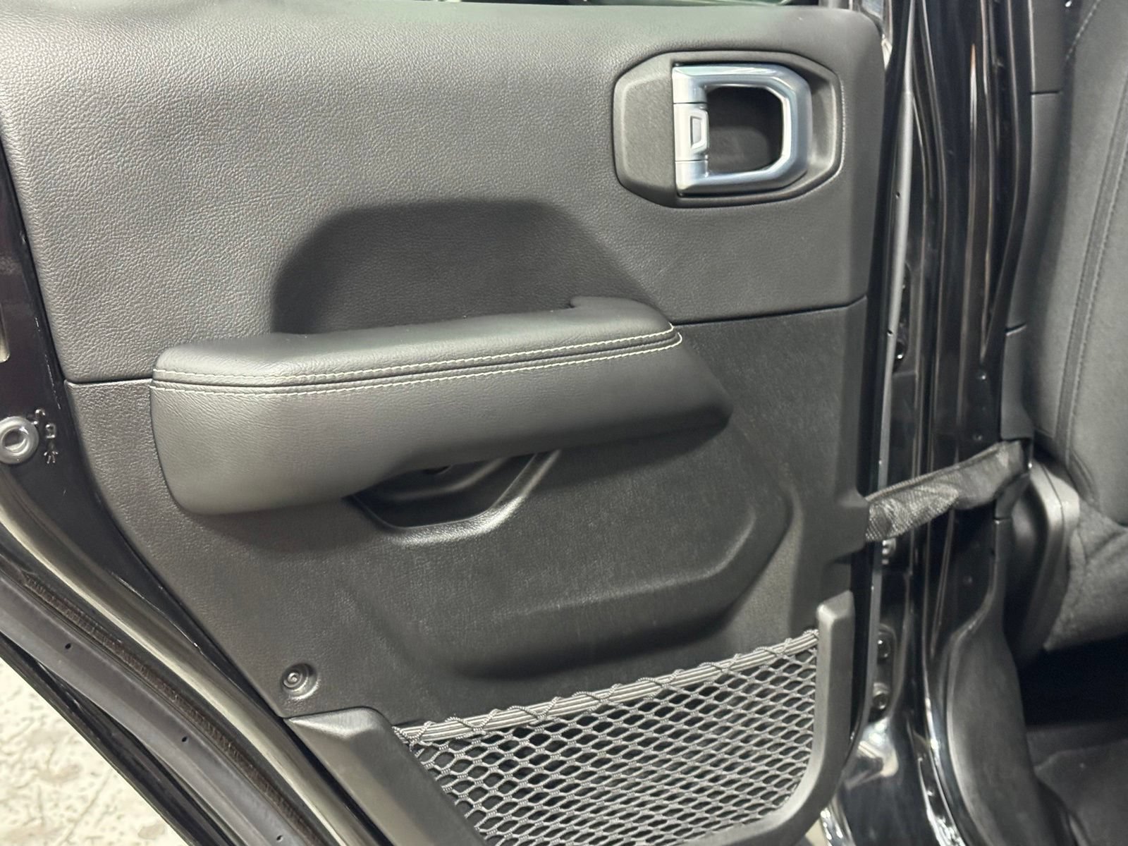 Used 2021 Jeep Wrangler Unlimited Sahara w/ Uconnect 4C Nav & Sound Group AWD/4WD image 38
