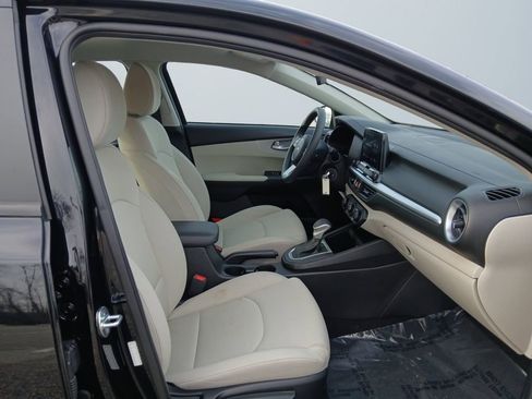 Used 2023 Kia Forte LXS image 15
