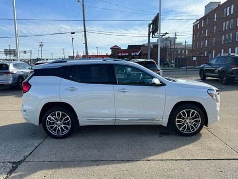 Used 2022 GMC Terrain Denali w/ LPO, Floor Liner Package image 6