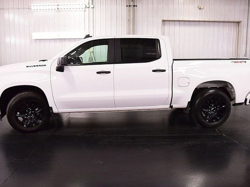 Used 2023 Chevrolet Silverado 1500 Custom w/ LPO, Dark Essentials Package AWD/4WD image 4