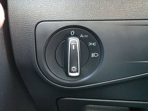 Used 2019 Volkswagen Tiguan SE AWD/4WD image 31