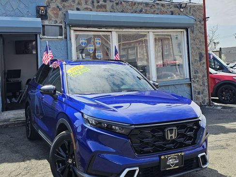 Used 2023 Honda CR-V Sport Touring image 3