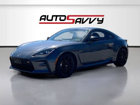 Used 2025 Toyota GR86 Premium RWD image 3