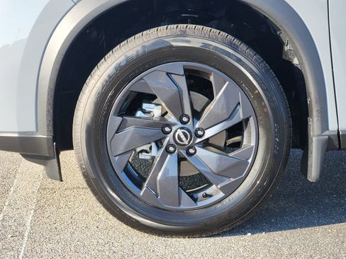 Used 2026 Nissan Rogue SV FWD image 7
