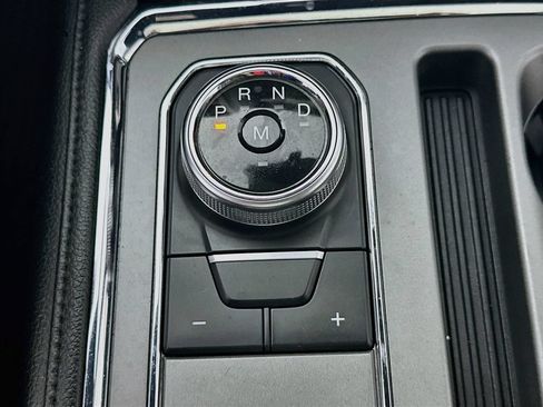Used 2018 Ford Expedition XLT w/ Equipment Group 202A AWD/4WD image 16