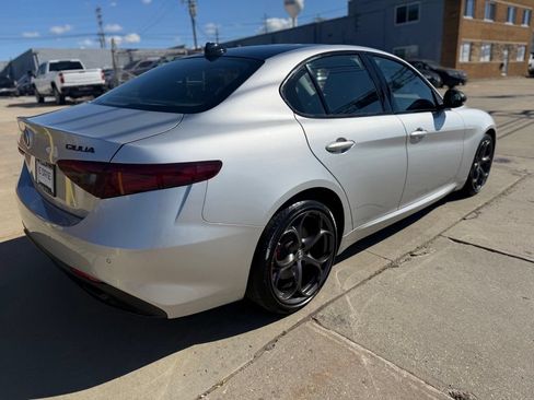 Used 2019 Alfa Romeo Giulia Ti Sport w/ Quick Order Package 22S Sport AWD/4WD image 5
