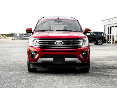 Used 2021 Ford Expedition XLT RWD image 2