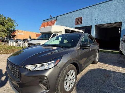 Used 2024 Ford Escape Active w/ Tech Pack #1 FWD image 3