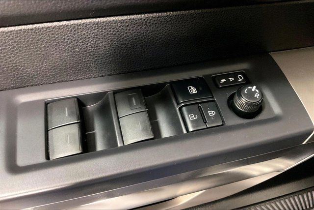Used 2022 Toyota Tundra SR5 w/ SR5 Convenience Package AWD/4WD image 40