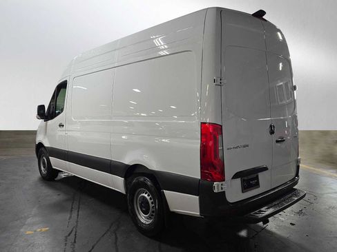 Used 2025 Mercedes-Benz Sprinter 2500 image 5