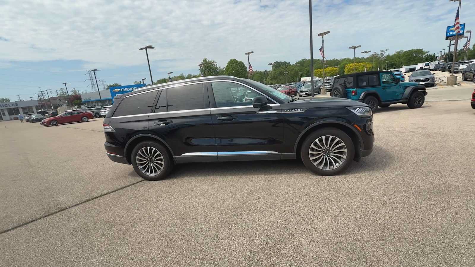 Used 2024 Lincoln Aviator Reserve AWD/4WD image 9