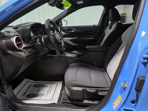 Used 2024 Chevrolet Trax RS w/ Driver Confidence Package FWD image 9