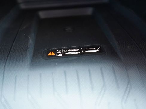 New 2025 Chevrolet Equinox EV RS image 32