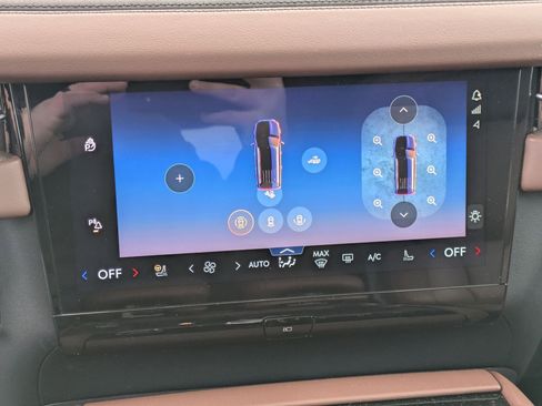 Used 2025 Lincoln Navigator Reserve image 21