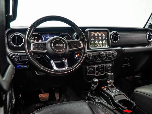 Used 2023 Jeep Wrangler Unlimited Sahara w/ Cold Weather Group AWD/4WD image 16