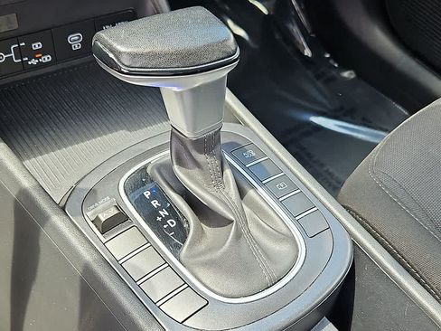 Used 2025 Hyundai Kona SEL FWD image 13