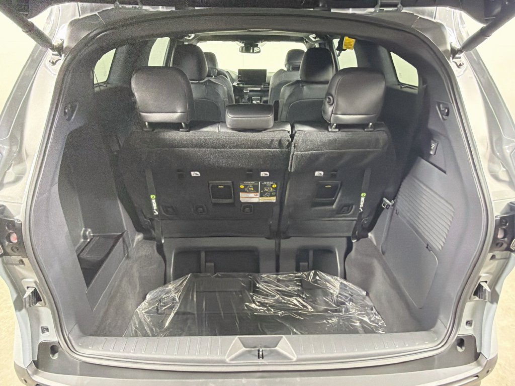New 2026 Toyota Sienna XLE Woodland Edition AWD/4WD image 23