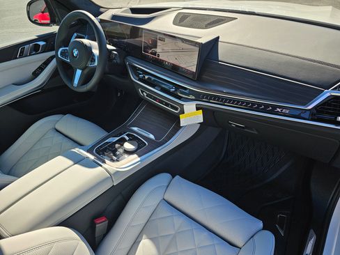 New 2026 BMW X5 xDrive40i w/ M Sport Package image 16