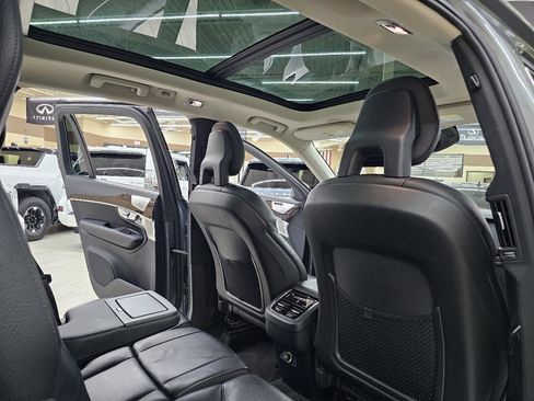 Used 2016 Volvo XC90 T6 Momentum w/ Momentum Plus Package AWD/4WD image 26