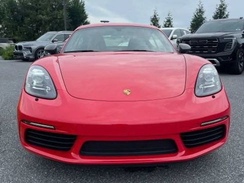 Used 2023 Porsche 718 Cayman w/ 718 T Interior Package RWD image 9