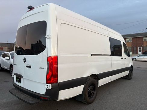 Used 2020 Mercedes-Benz Sprinter 2500 image 12